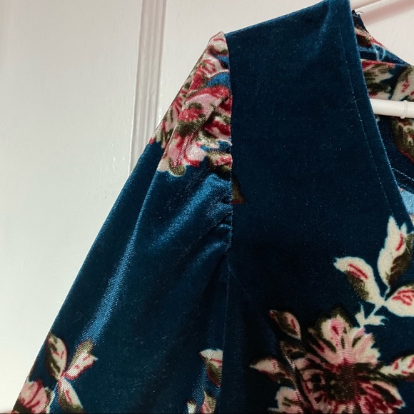 Incredible velvet mini dress 🔥 - Picture 3 of 4